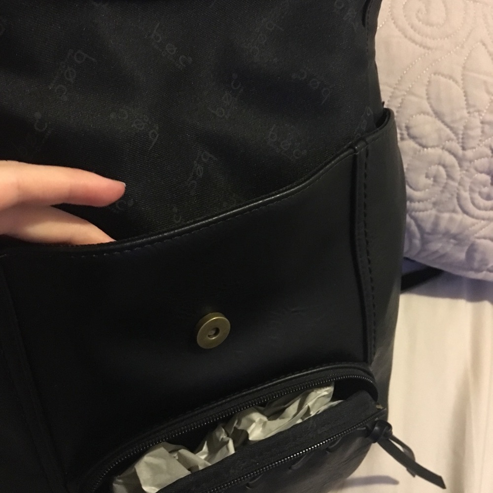 Backpack - Picture 3 of 5